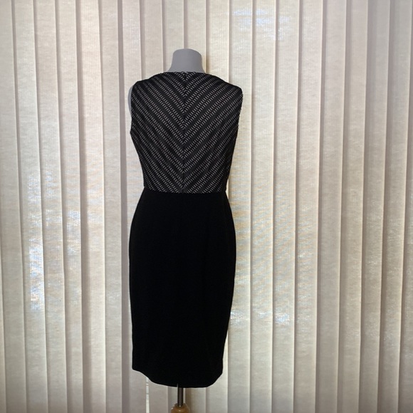 Black and tan underlay midi dress - Picture 2 of 5